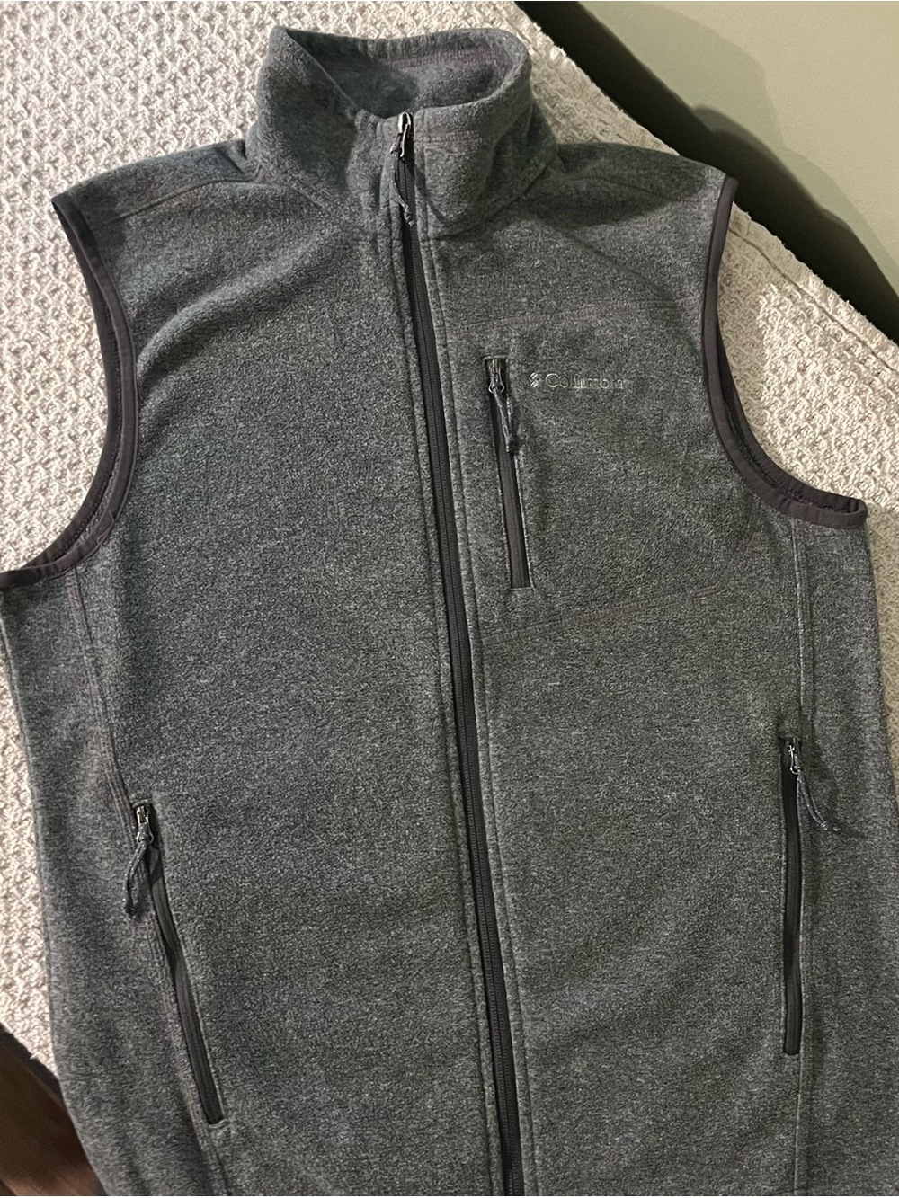 Columbia Men’s Dark Gray Full-Zip Fleece Vest